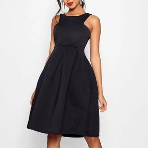 NWT!! Boohoo Scuba Cutaway Midi Dress